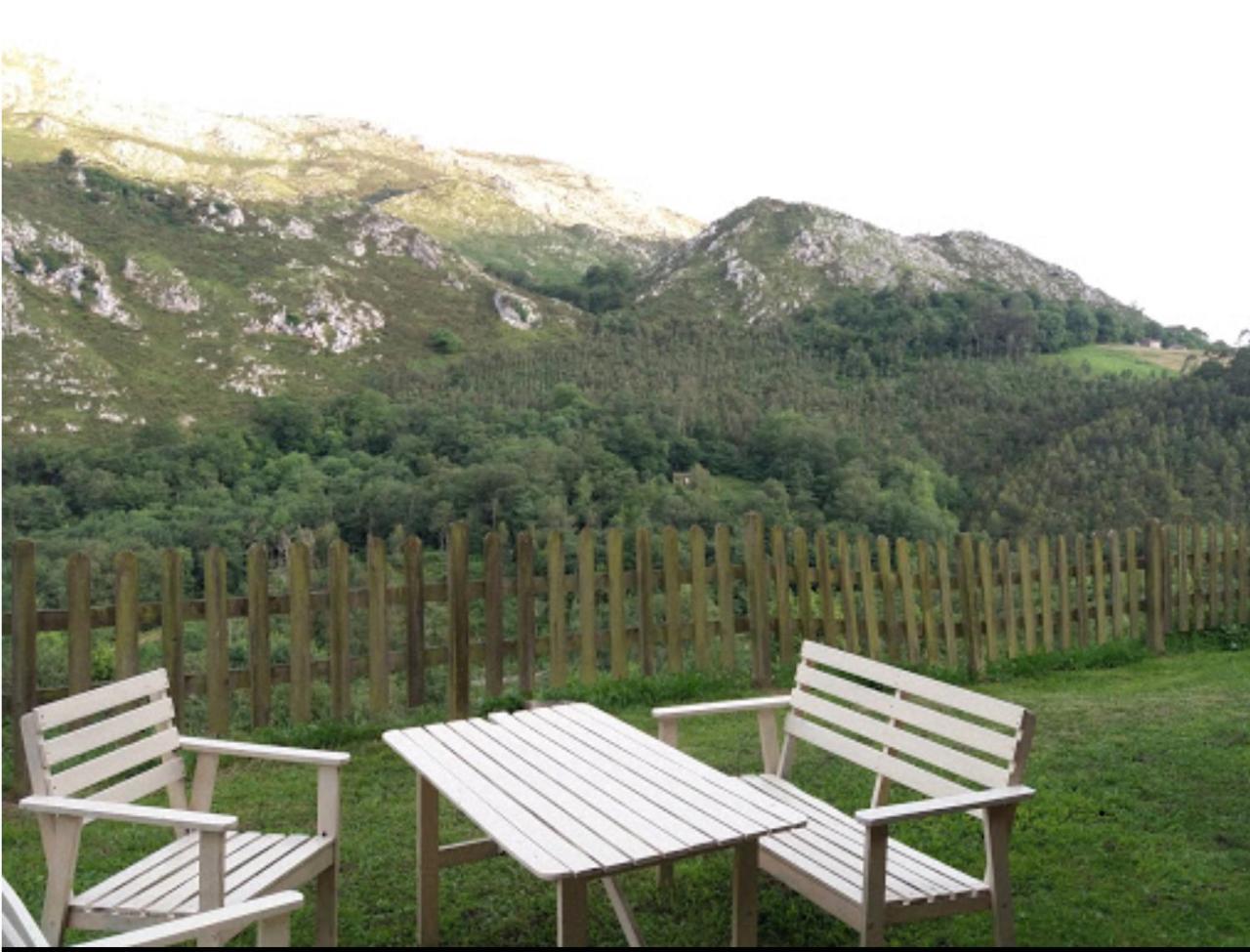 El Interior De Gaia Guest House Arriondas Exterior photo