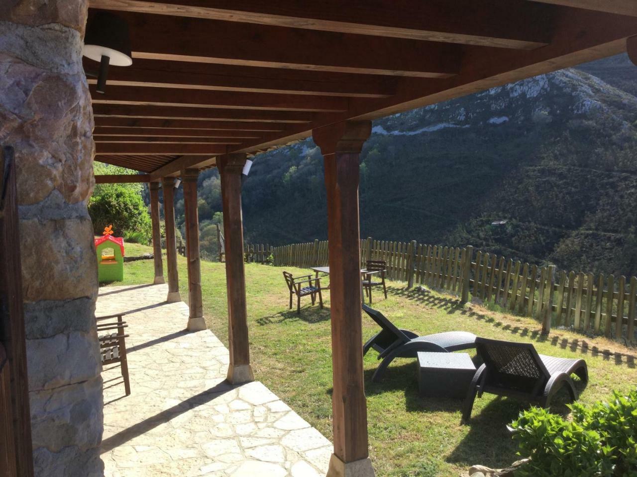 El Interior De Gaia Guest House Arriondas Exterior photo