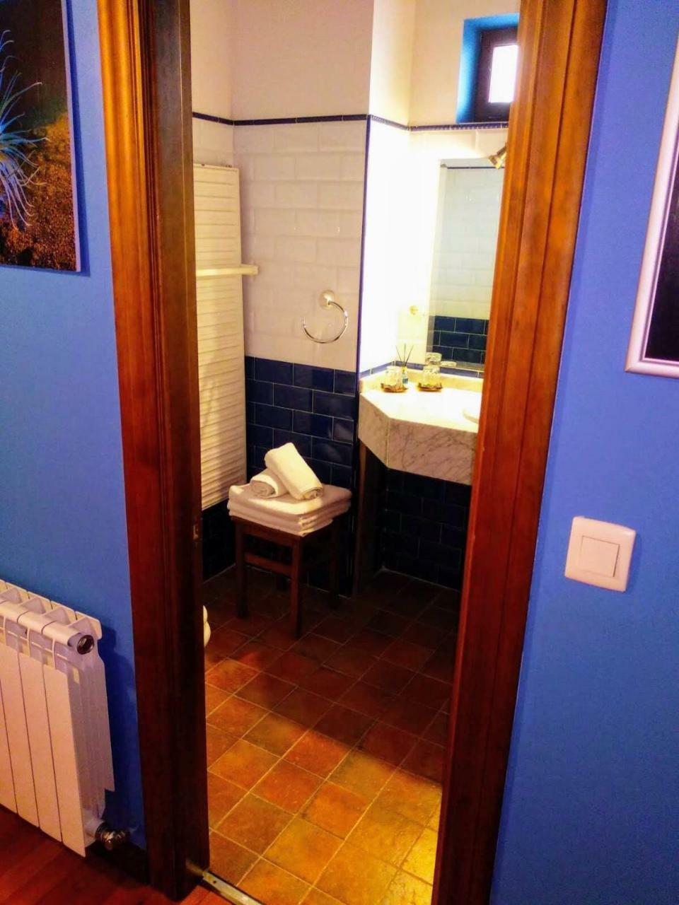 El Interior De Gaia Guest House Arriondas Exterior photo