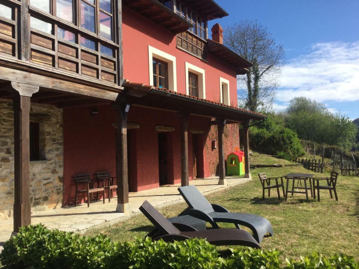 El Interior De Gaia Guest House Arriondas Exterior photo