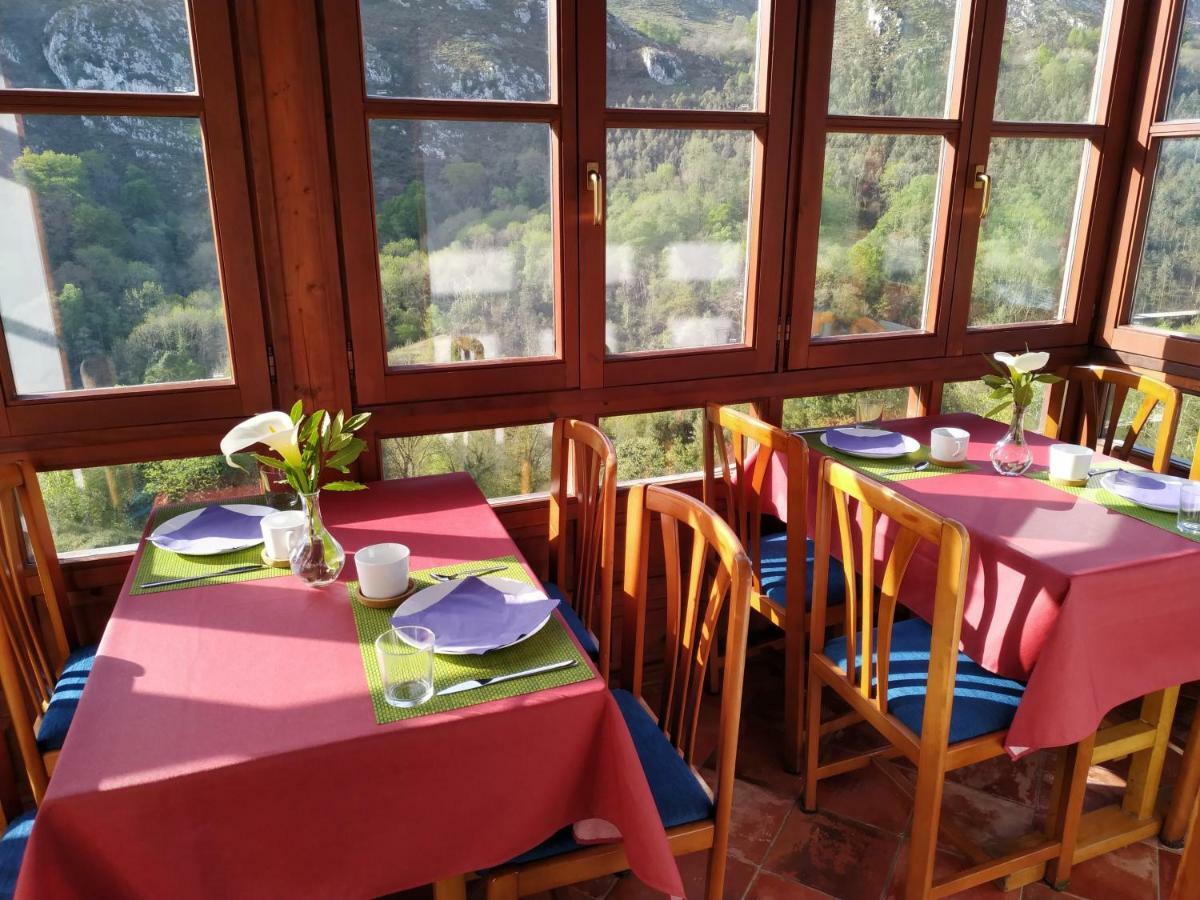 El Interior De Gaia Guest House Arriondas Exterior photo